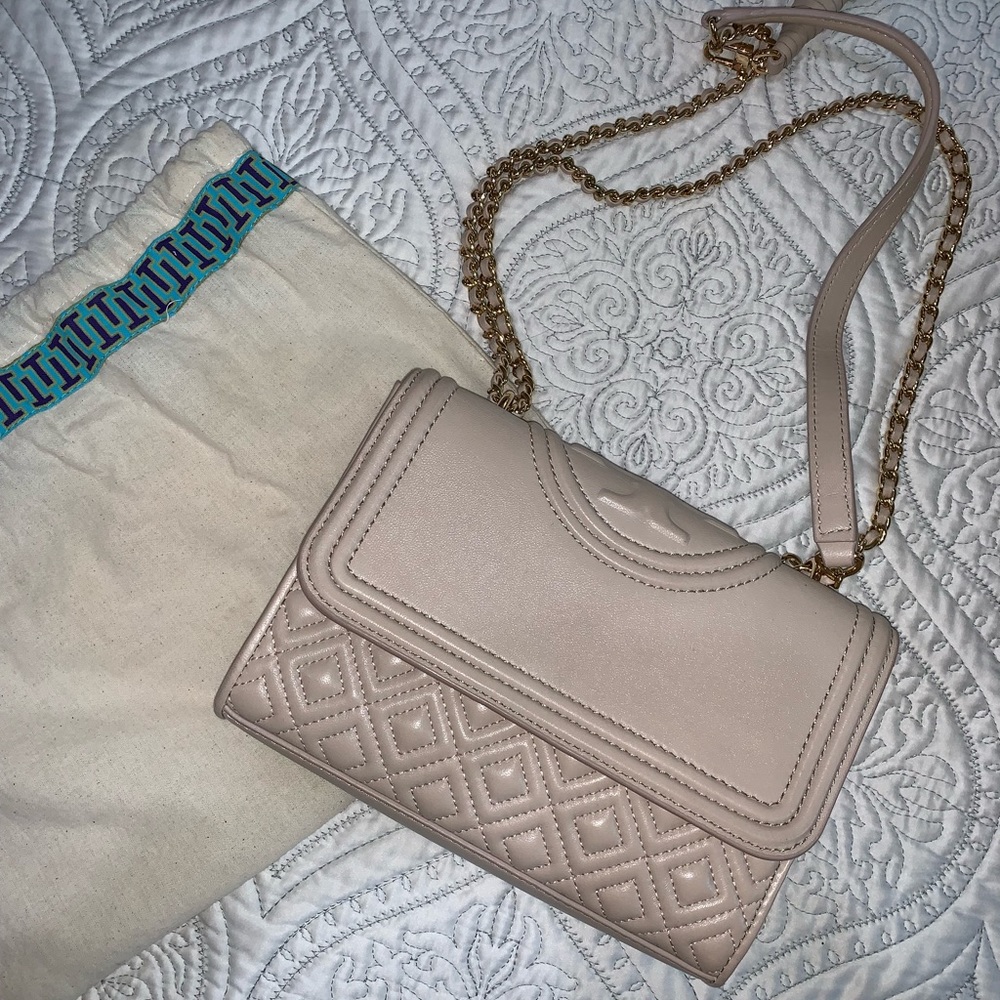 Nude Tory Burch Fleming bag!